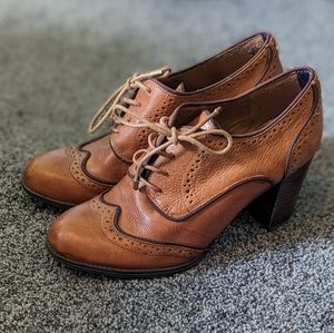 Tommy Hilfiger Fabiole Brown Oxfords Size 8